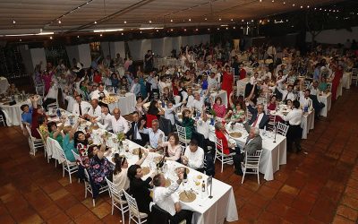 Brindis solidario en la boda de Javi y Alba