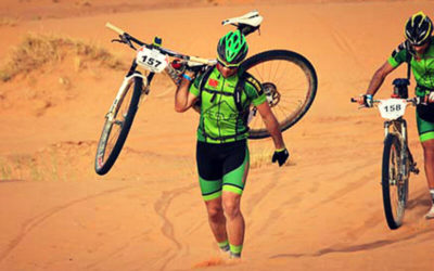 El equipo ciclista AESWH en la Titan Desert